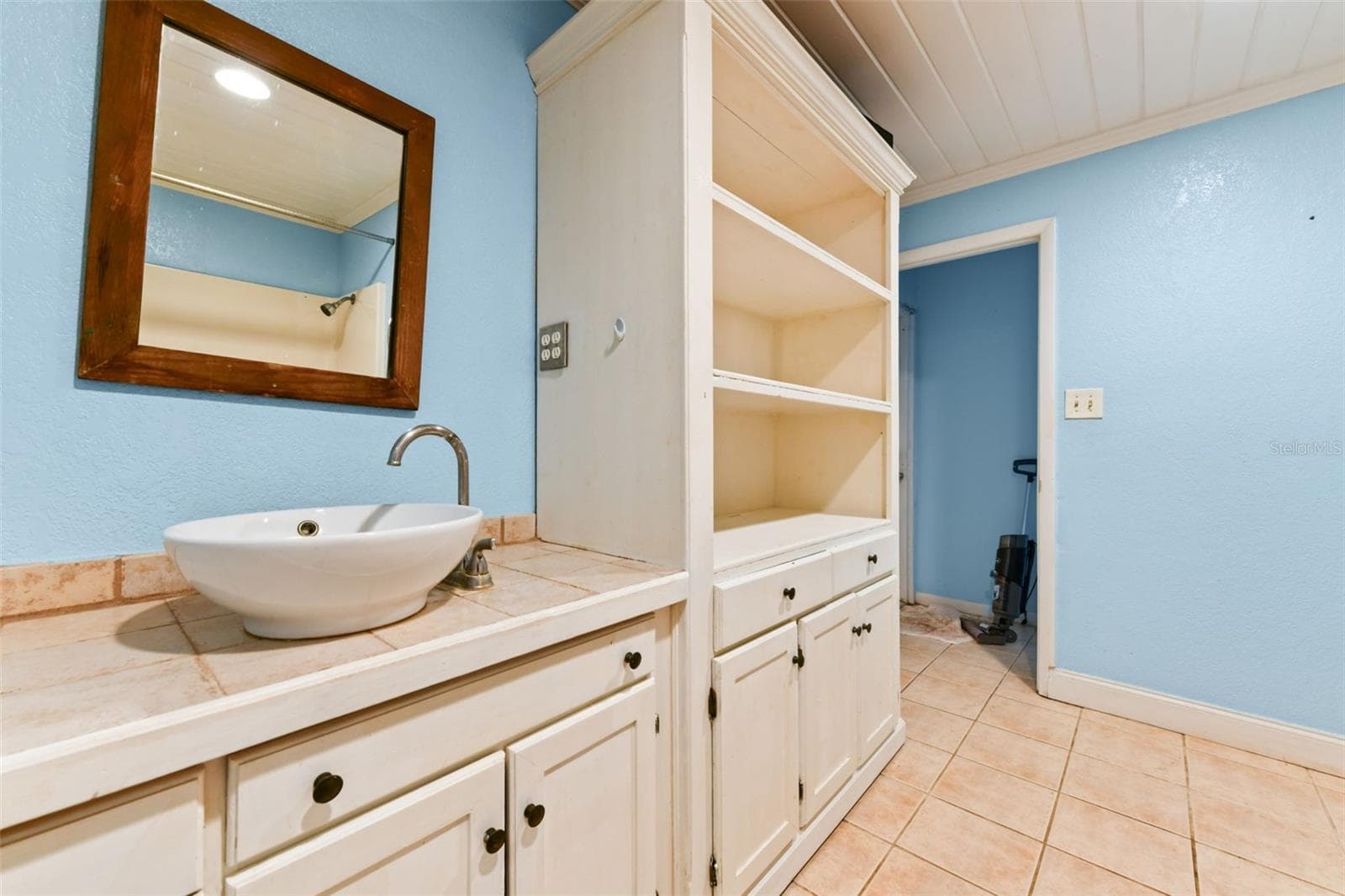 Single Family Residence at 2036 LAKE VIEW AVE, CHULUOTA, photo 44 of 97