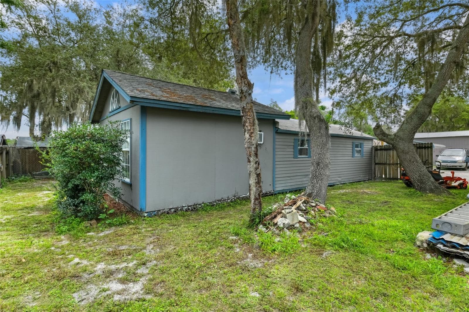 Dwelling Unit 4 - 2036 LAKE VIEW AVE, CHULUOTA