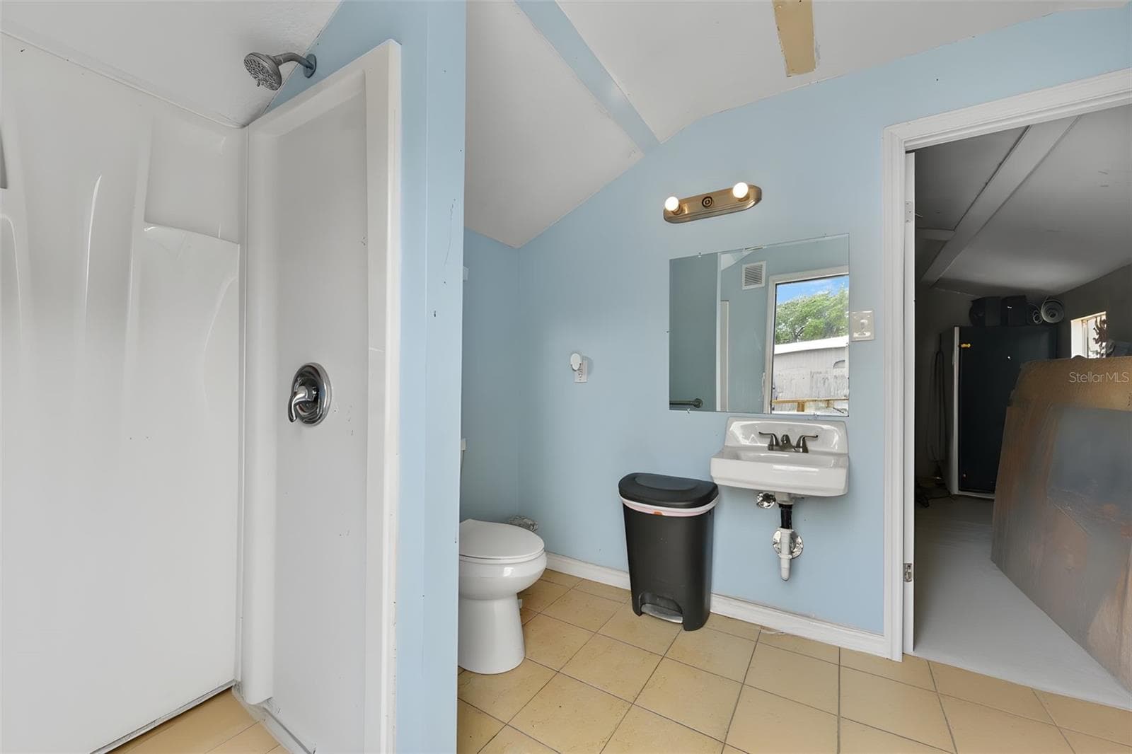 Dwelling Unit 4 Bathroom. - 2036 LAKE VIEW AVE, CHULUOTA