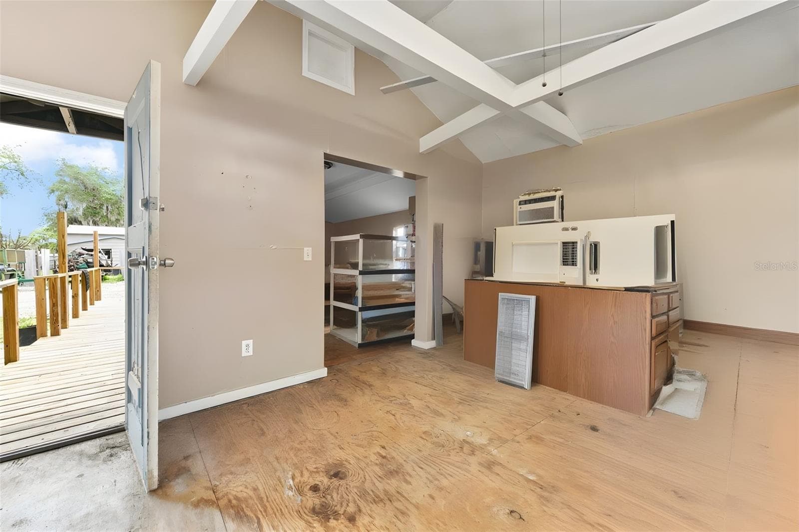 Dwelling Unit #4 - 2036 LAKE VIEW AVE, CHULUOTA