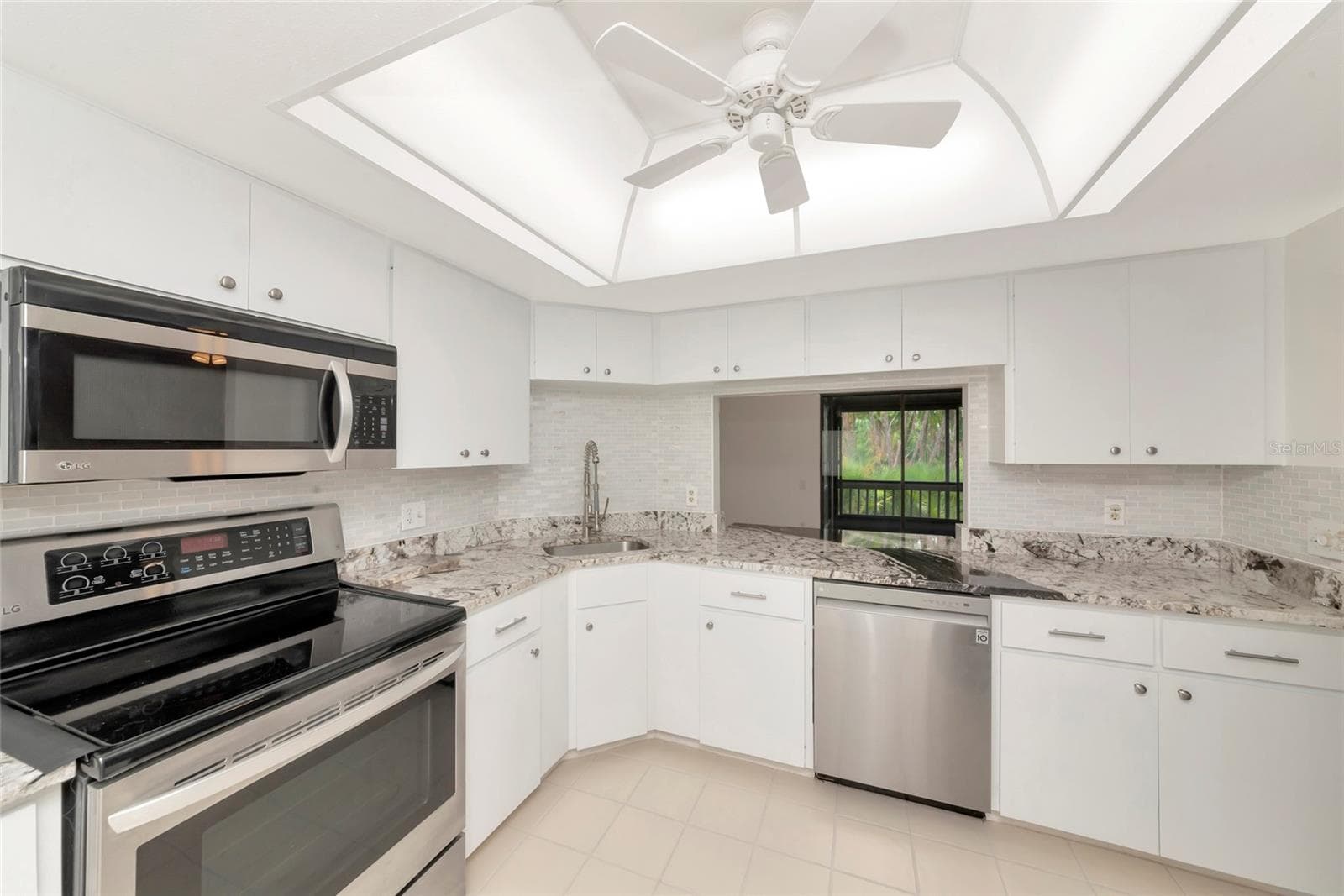 Kitchen - 116 WOODLAND PL #116, OSPREY