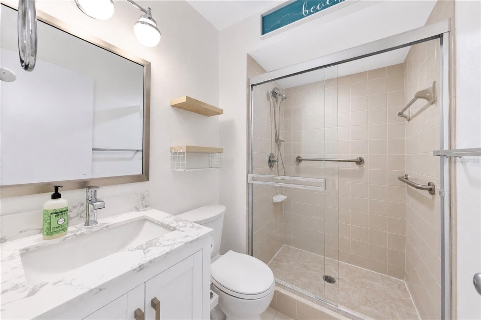Hall/Guest Bathroom - 116 WOODLAND PL #116, OSPREY