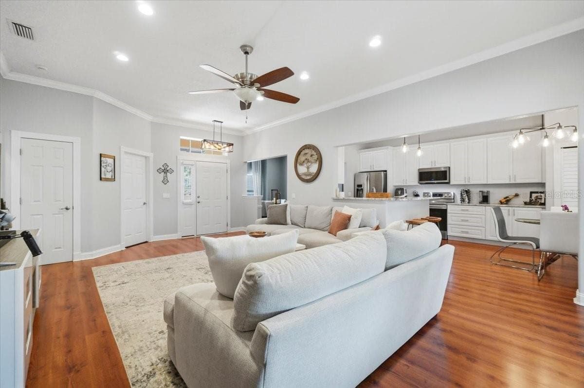 Single Family Residence at 448 LAKE HARRIS DR, LAKELAND, photo 5 of 45