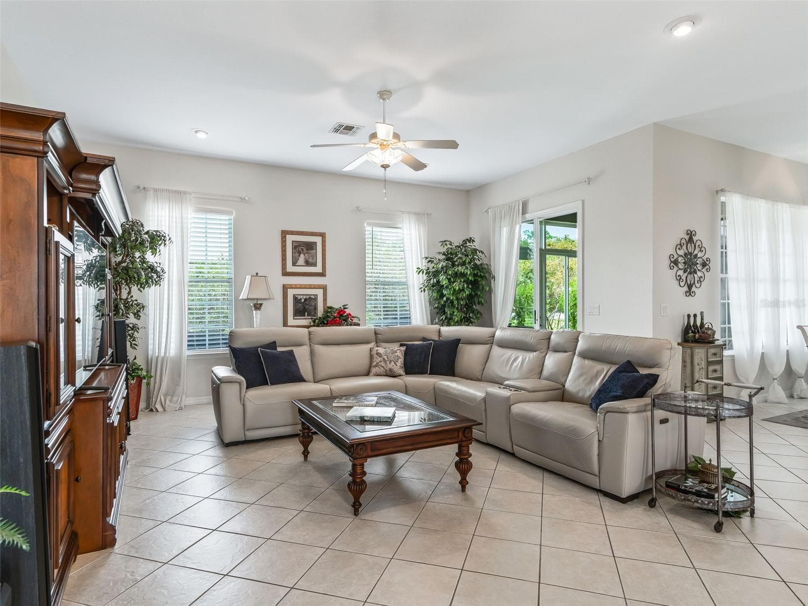 Living area w/access to Lanai - 12421 SE 174TH LOOP, SUMMERFIELD