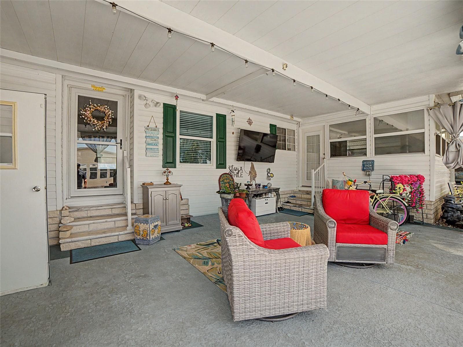 Manufactured Home at 37513 CAMPO AVE, ZEPHYRHILLS, photo 10 of 43
