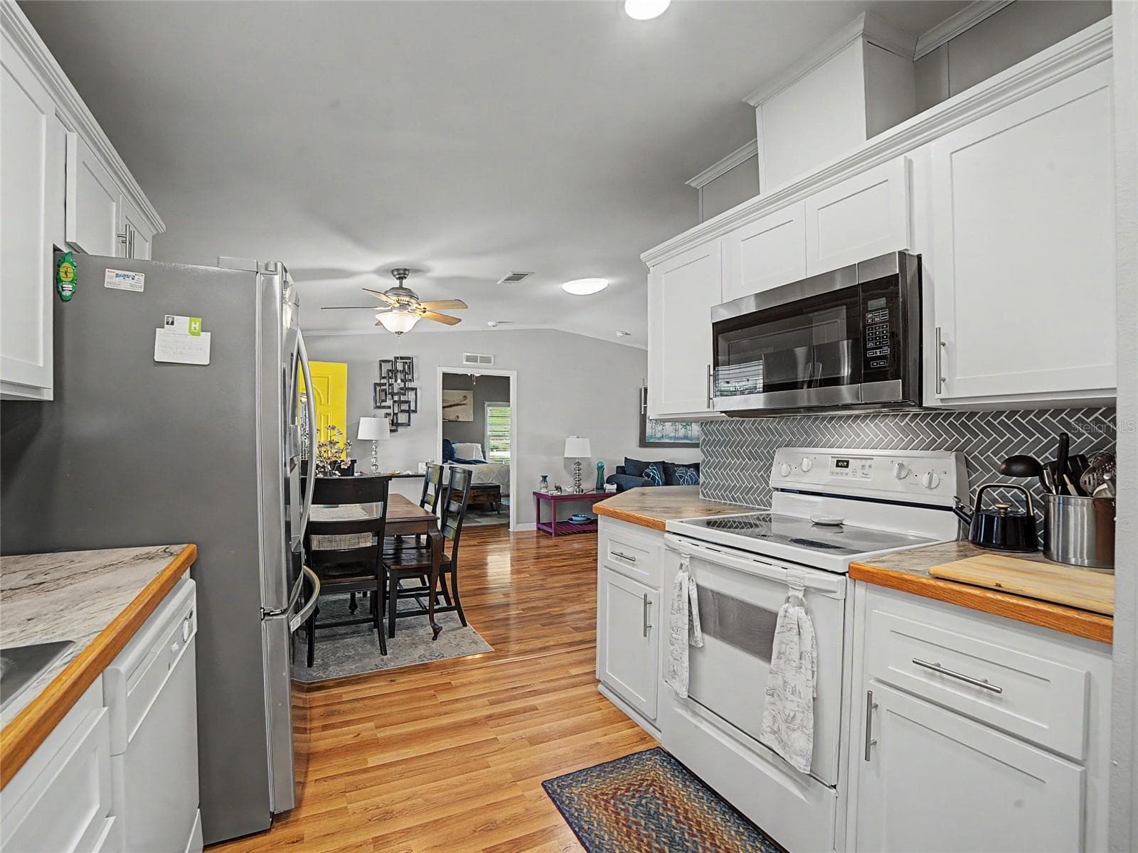 Manufactured Home at 37513 CAMPO AVE, ZEPHYRHILLS, photo 23 of 43
