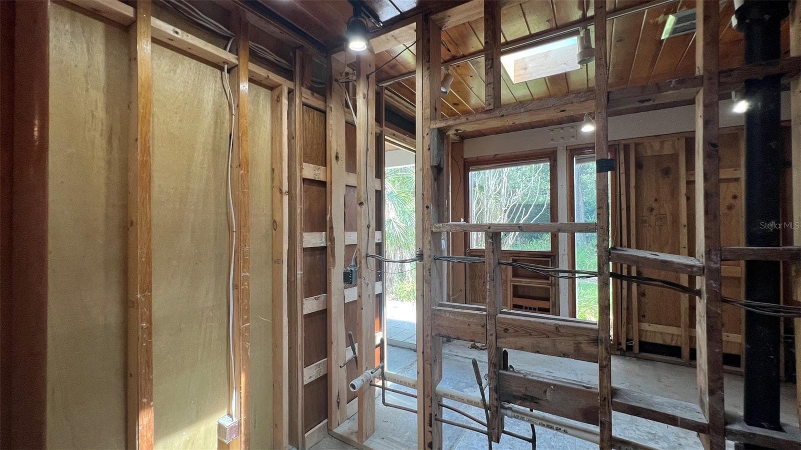 Single Family Residence at 1549 DREXEL AVE NE, WINTER HAVEN, photo 15 of 28
