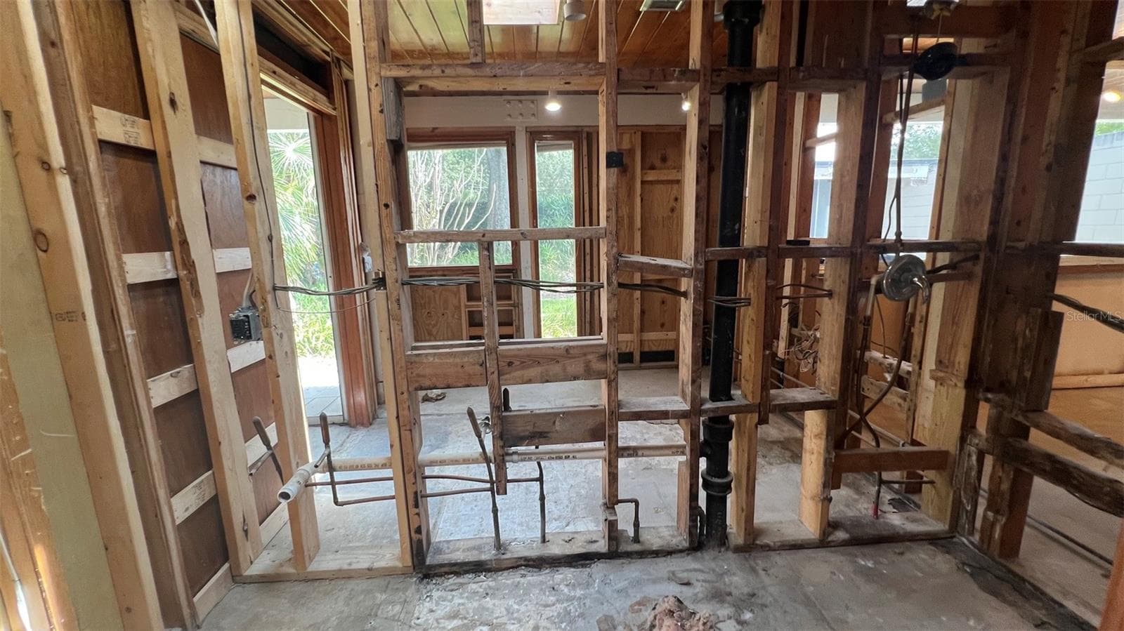Single Family Residence at 1549 DREXEL AVE NE, WINTER HAVEN, photo 16 of 28