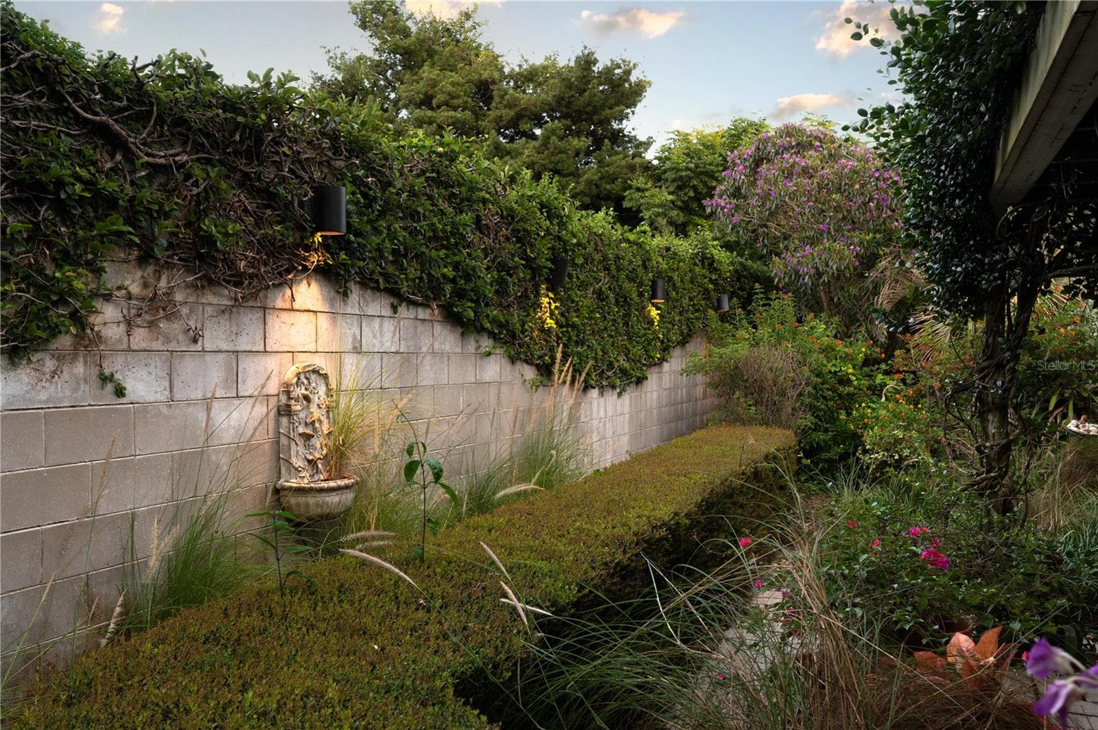 trellis has been removed - 1549 DREXEL AVE NE, WINTER HAVEN