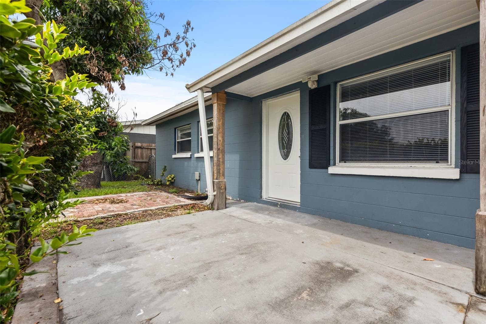 1039 WOODLAND AVE