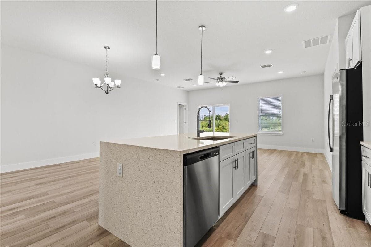 Single Family Residence at 2580 PLUMOSA DR, INDIAN LAKE ESTATES, photo 7 of 61