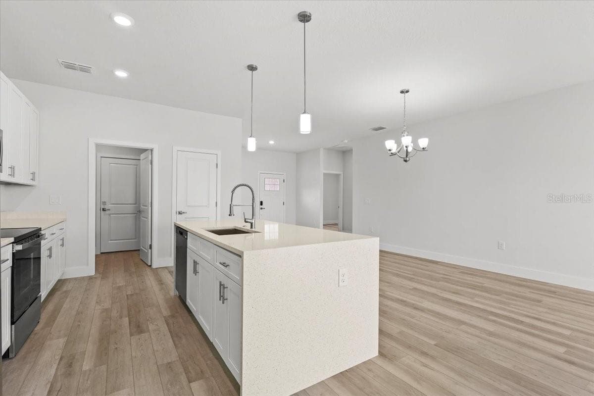 Single Family Residence at 2580 PLUMOSA DR, INDIAN LAKE ESTATES, photo 10 of 61