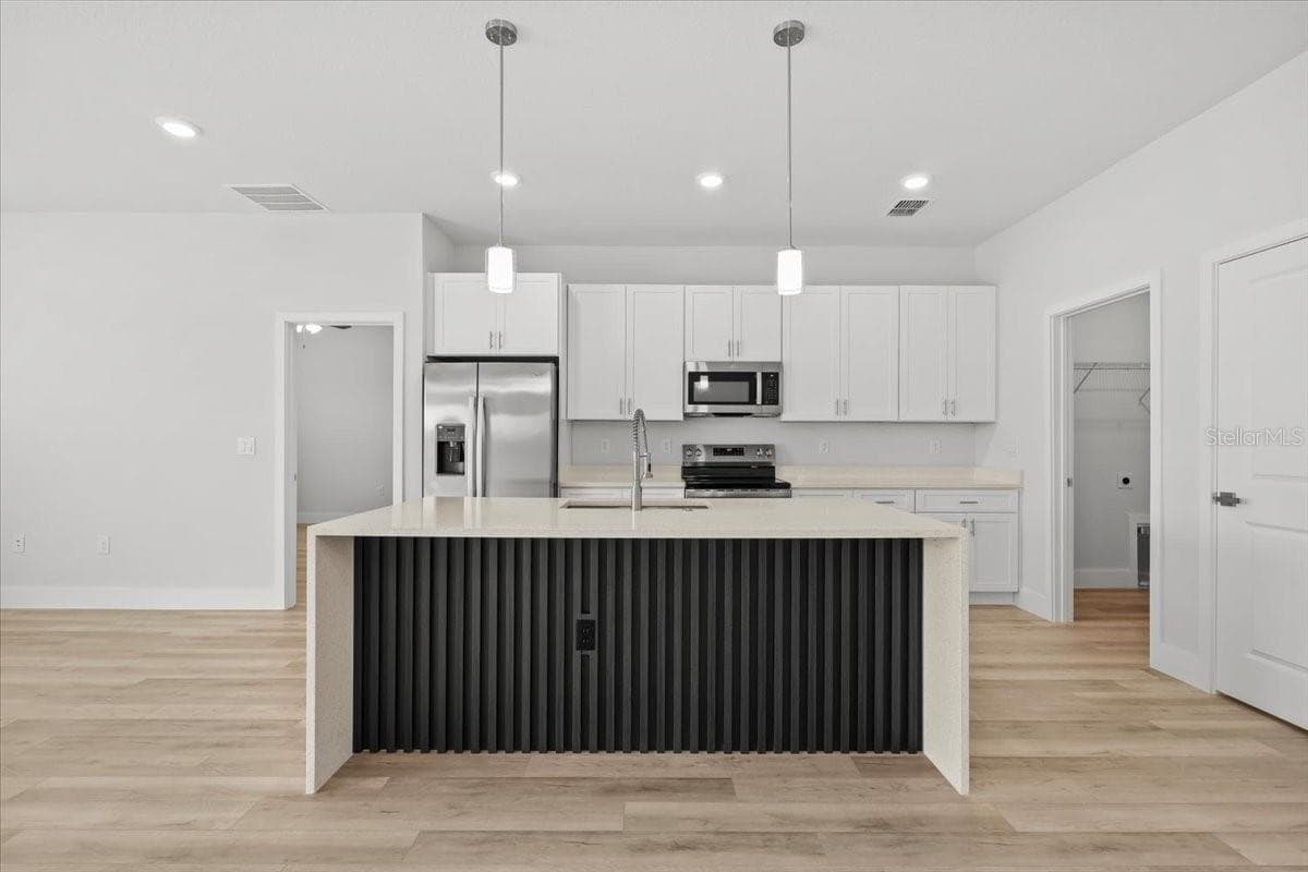 Single Family Residence at 2580 PLUMOSA DR, INDIAN LAKE ESTATES, photo 12 of 61