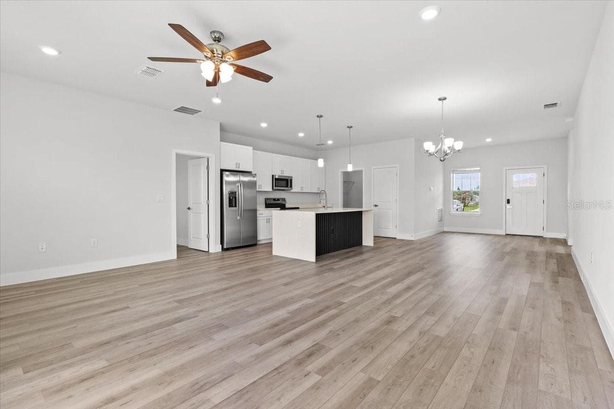 Single Family Residence at 2580 PLUMOSA DR, INDIAN LAKE ESTATES, photo 14 of 61