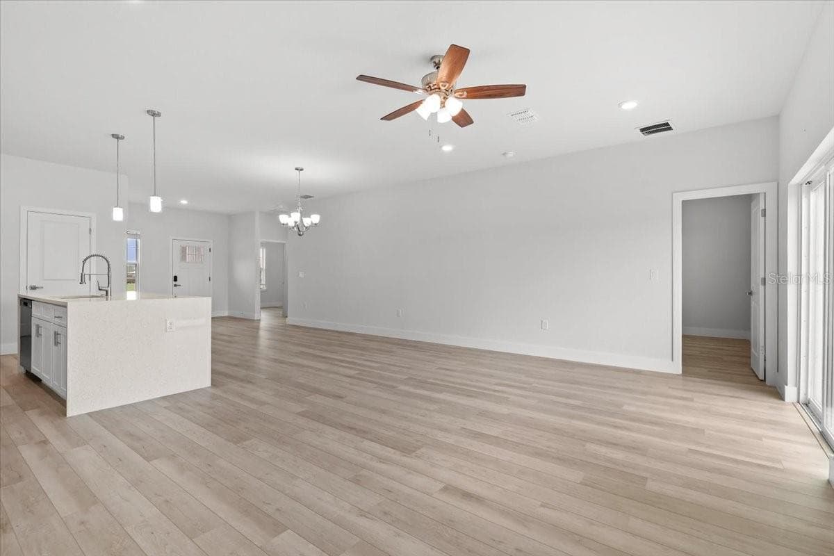 Single Family Residence at 2580 PLUMOSA DR, INDIAN LAKE ESTATES, photo 15 of 61