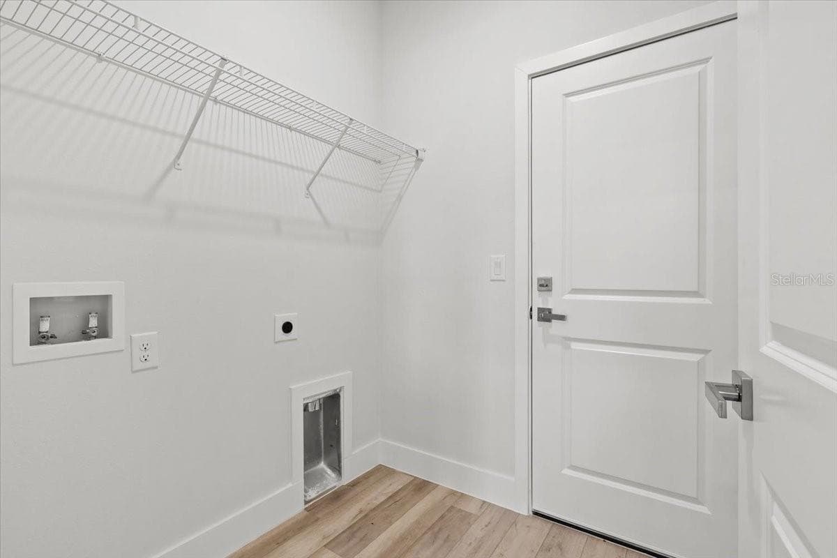 Single Family Residence at 2580 PLUMOSA DR, INDIAN LAKE ESTATES, photo 17 of 61