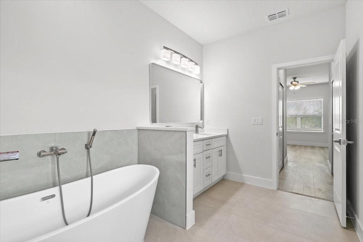 Single Family Residence at 2580 PLUMOSA DR, INDIAN LAKE ESTATES, photo 24 of 61