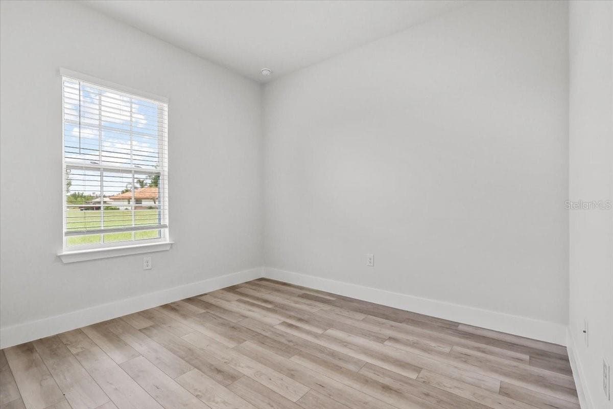 Single Family Residence at 2580 PLUMOSA DR, INDIAN LAKE ESTATES, photo 26 of 61