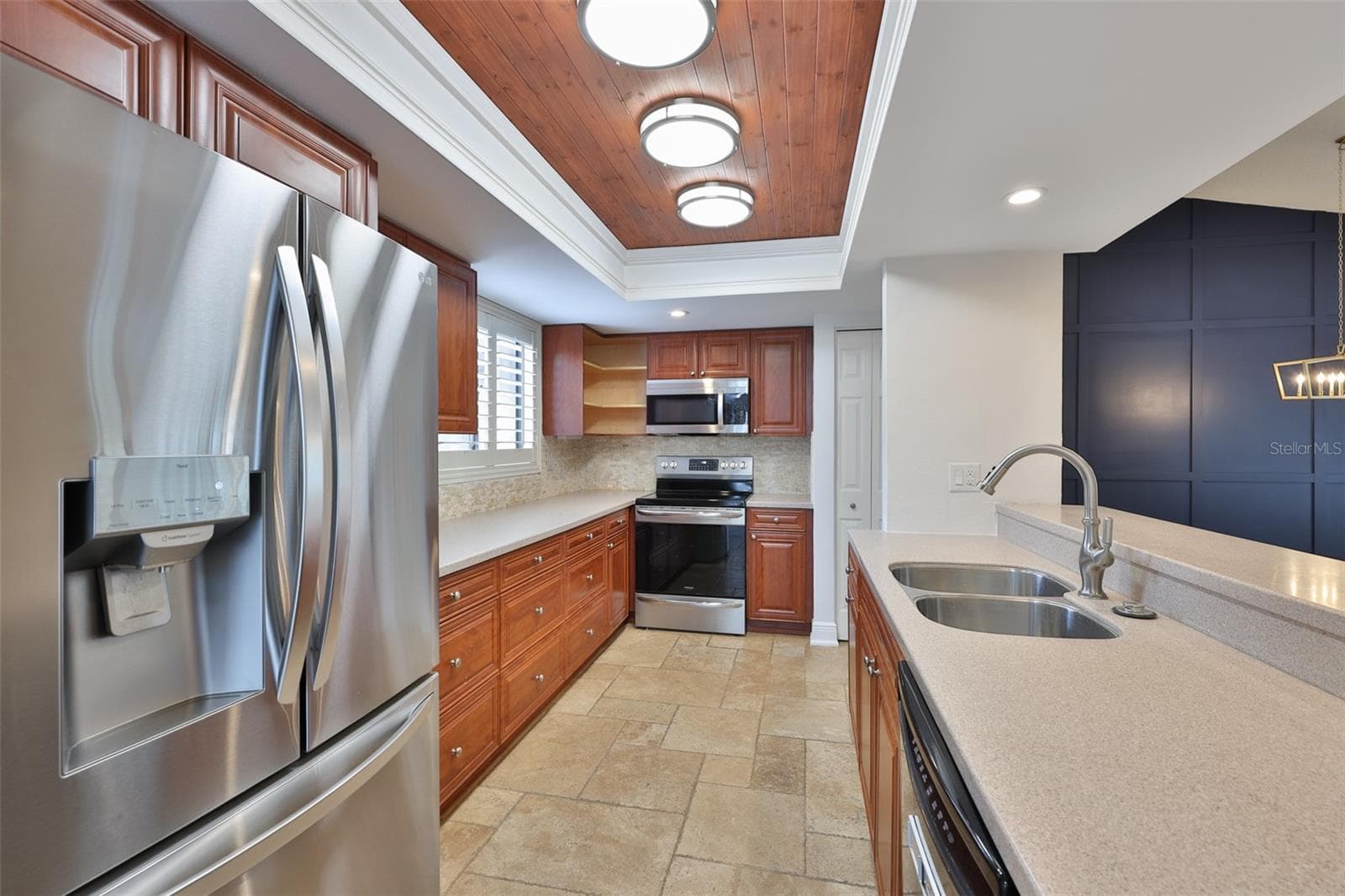 Single Family Residence at 14651 VILLAGE GLEN CIR, TAMPA, photo 16 of 59