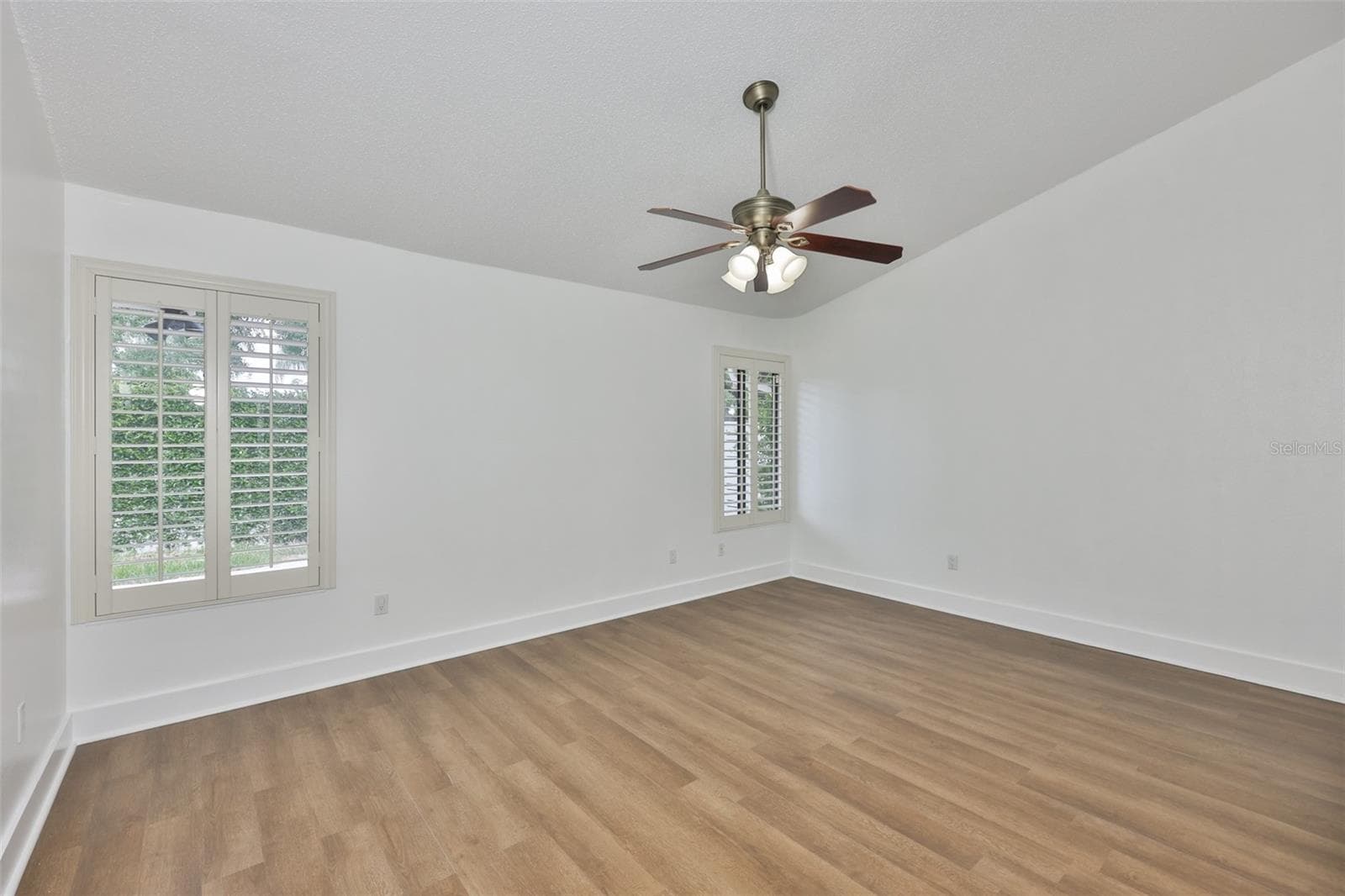 Single Family Residence at 14651 VILLAGE GLEN CIR, TAMPA, photo 26 of 59