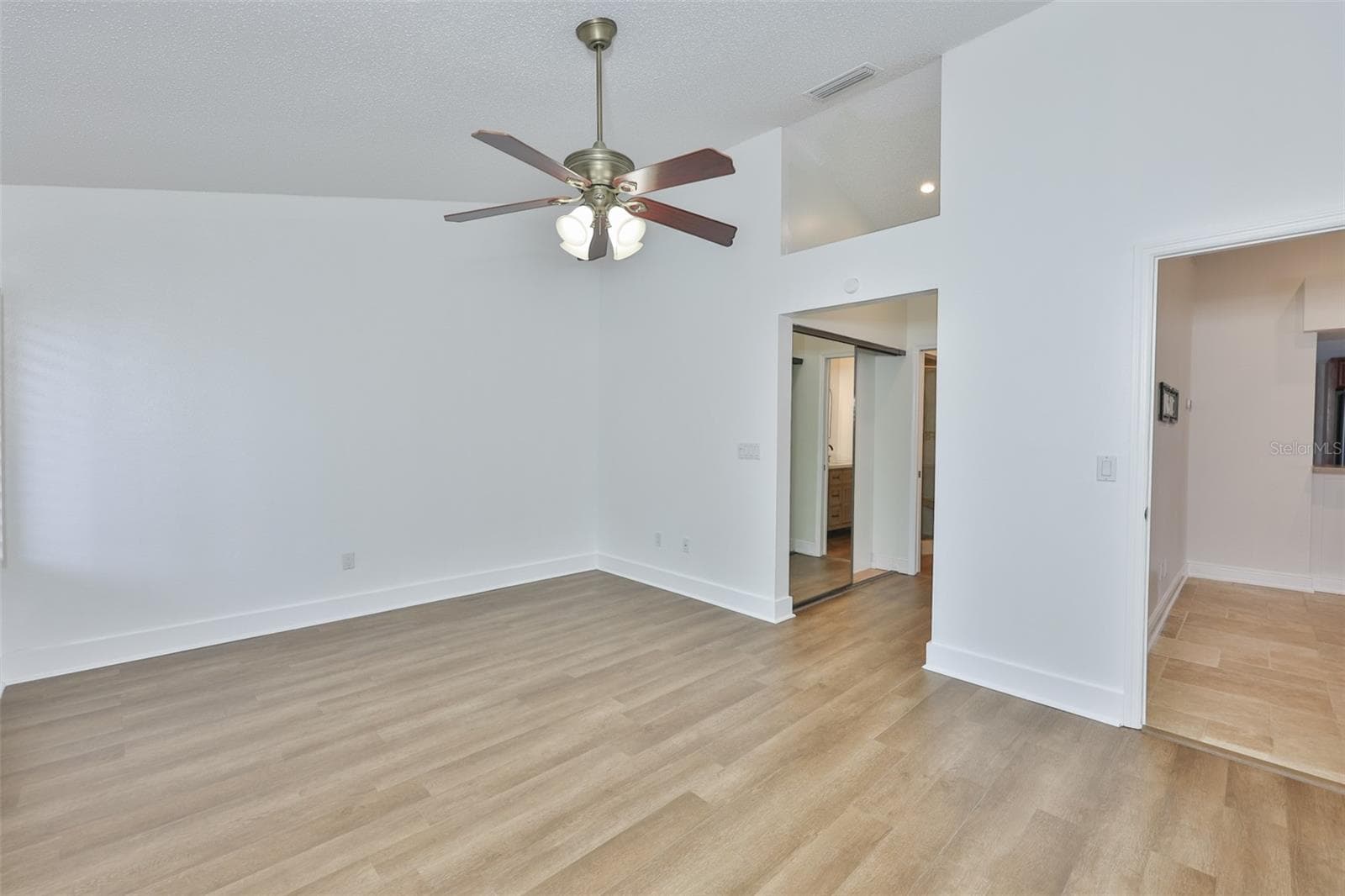 Single Family Residence at 14651 VILLAGE GLEN CIR, TAMPA, photo 28 of 59
