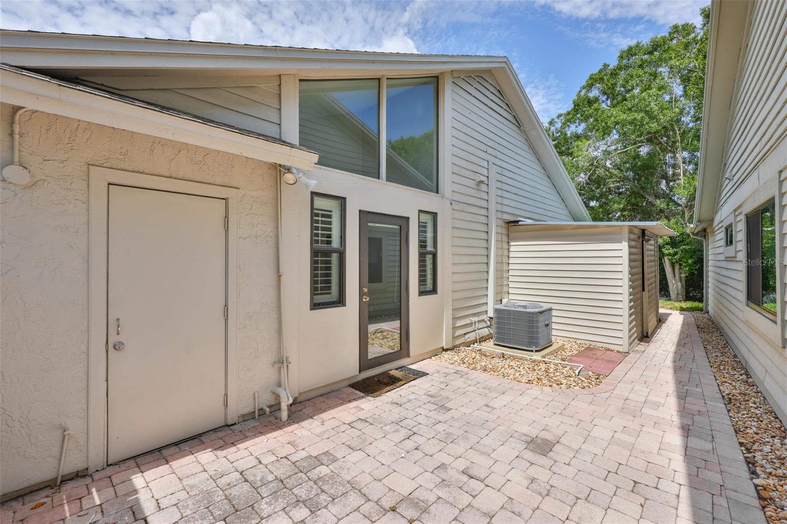 Single Family Residence at 14651 VILLAGE GLEN CIR, TAMPA, photo 42 of 59