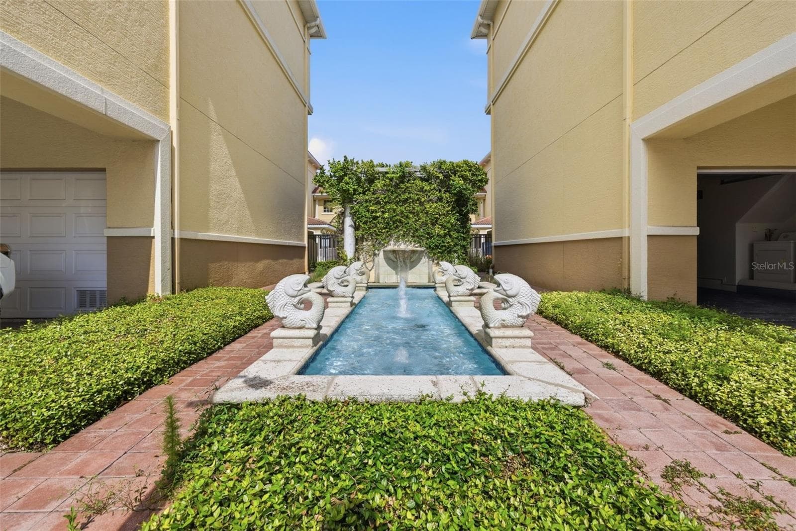 Condominium at 113 GRAND BEACH PL, TAMPA, photo 31 of 42