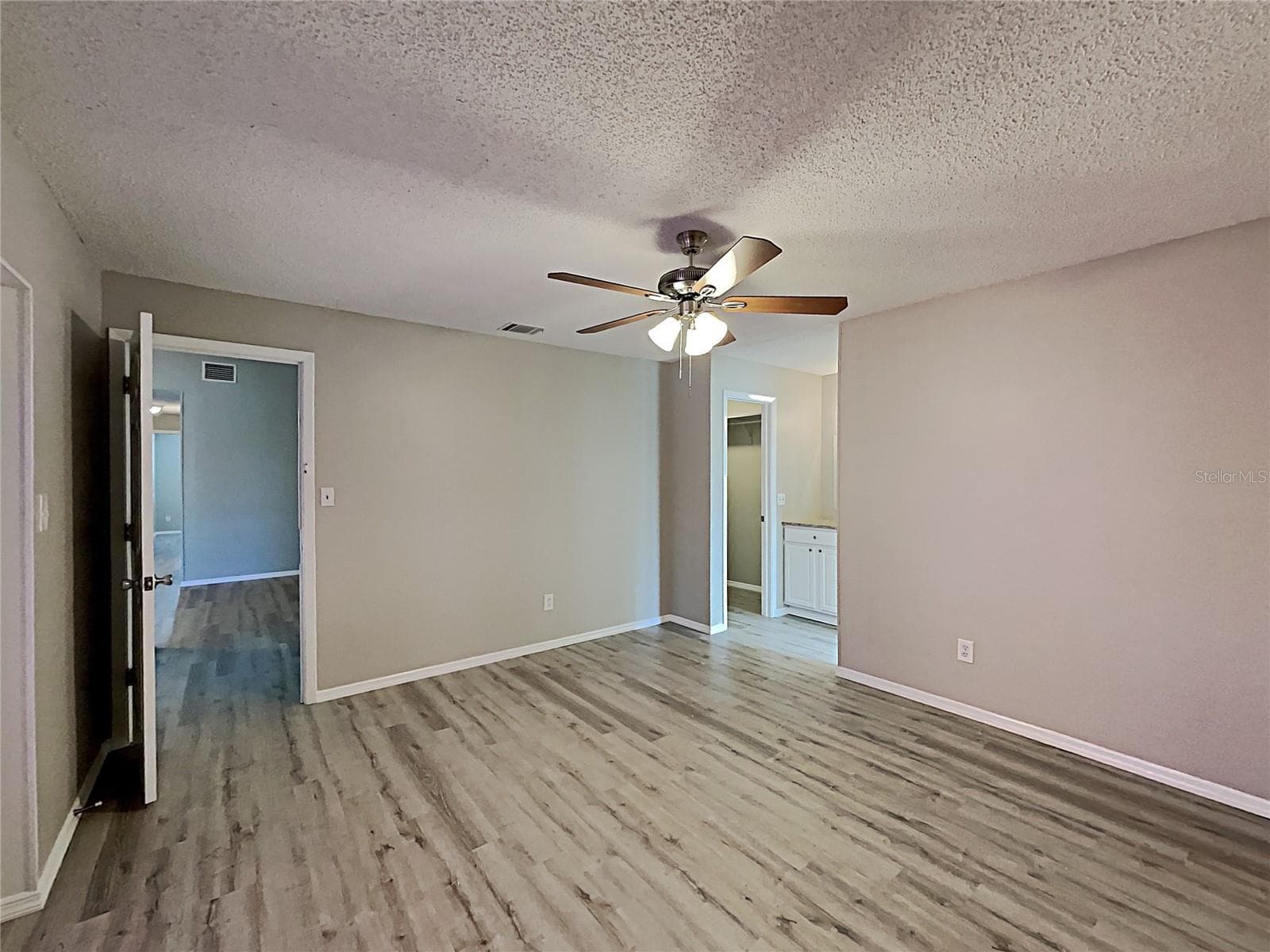 Single Family Residence at 11532 BENBOW CT, ORLANDO, photo 8 of 46