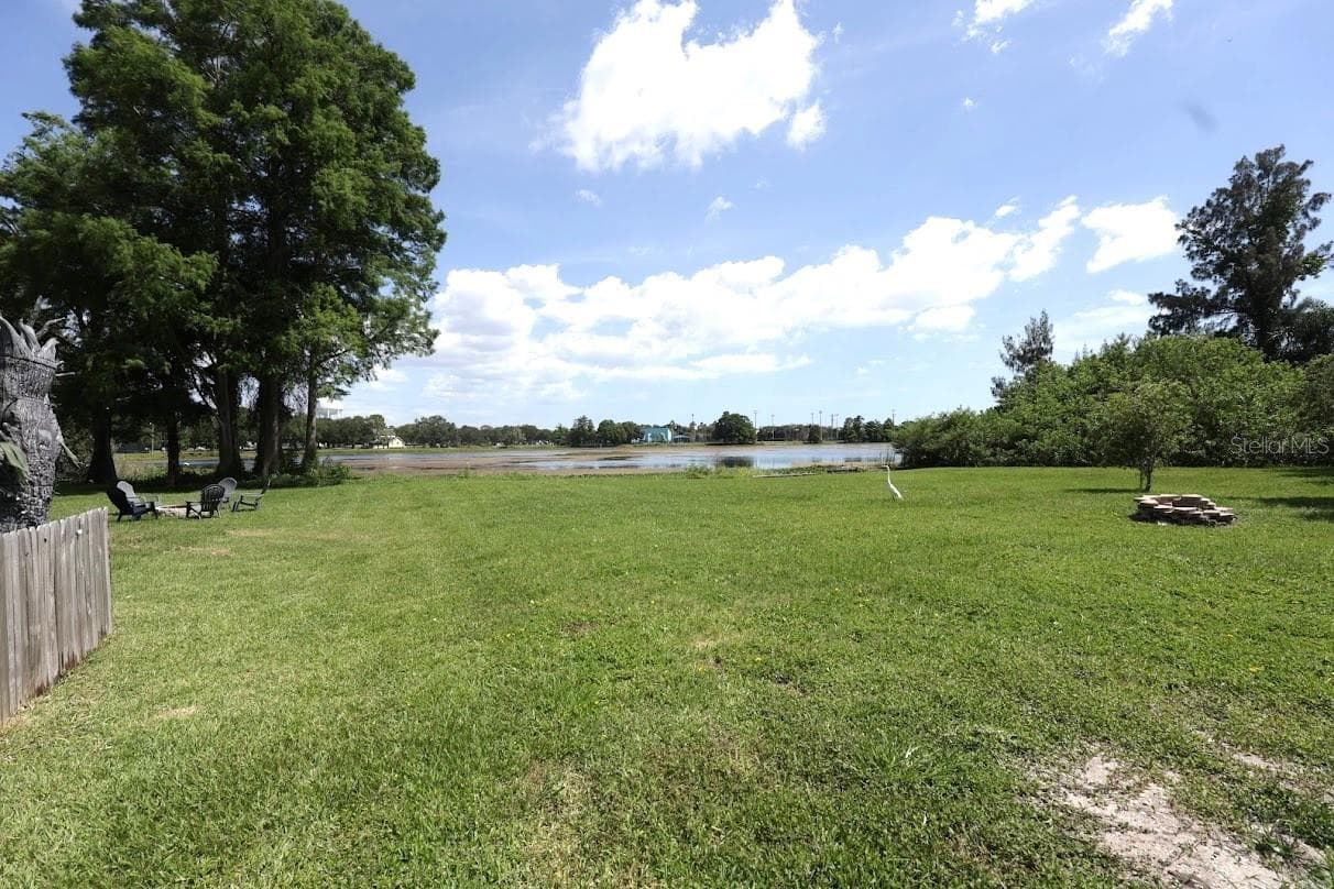 Single Family Residence at 915 DEMPSEY ST, CLEARWATER, photo 7 of 28