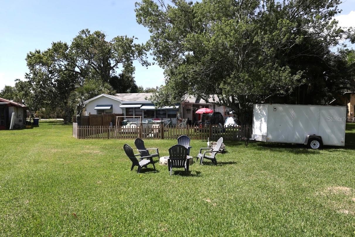 Single Family Residence at 915 DEMPSEY ST, CLEARWATER, photo 10 of 28