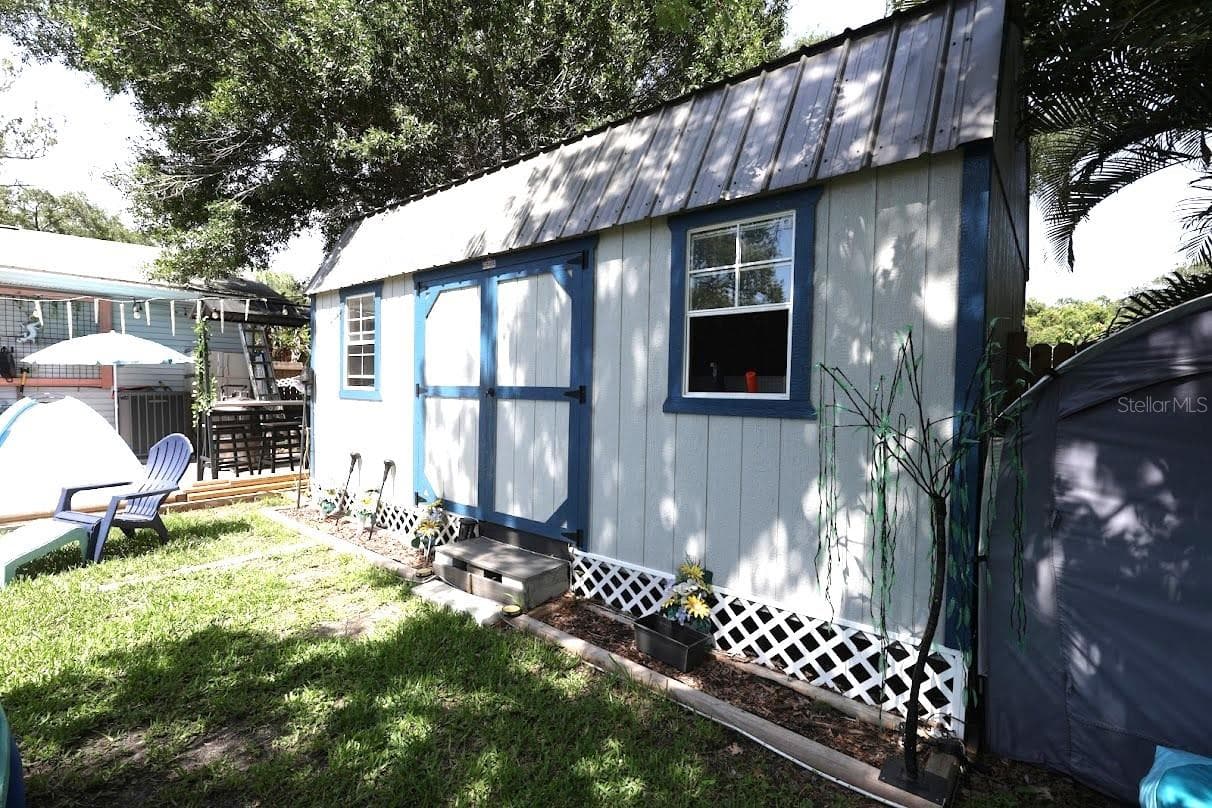 Single Family Residence at 915 DEMPSEY ST, CLEARWATER, photo 12 of 28
