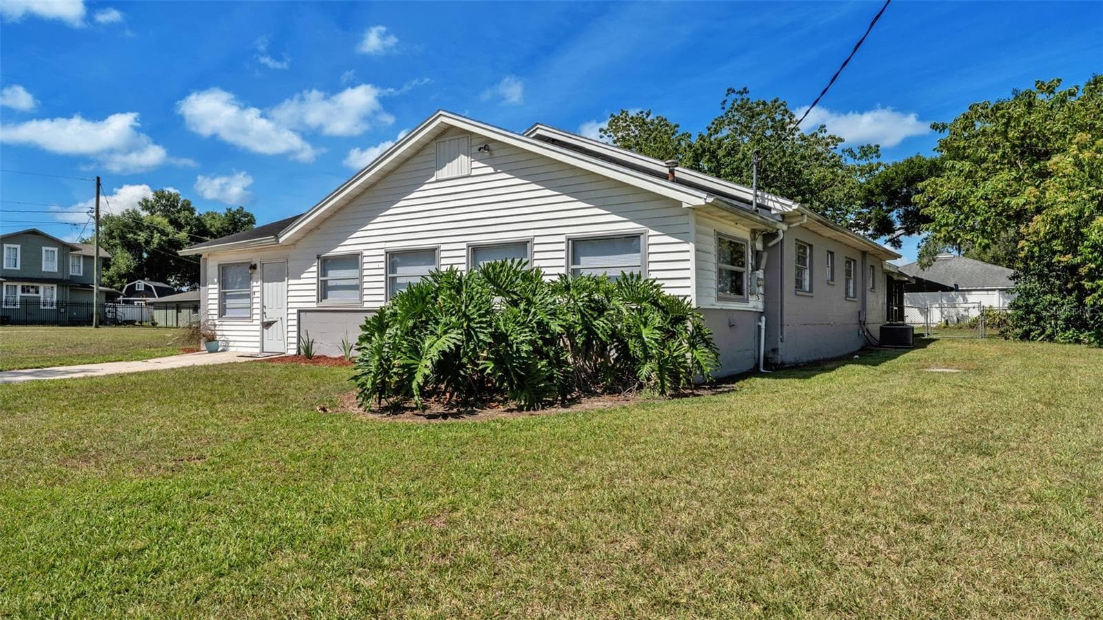 Single Family Residence at 5353 7TH ST SE, LAKELAND, photo 42 of 48