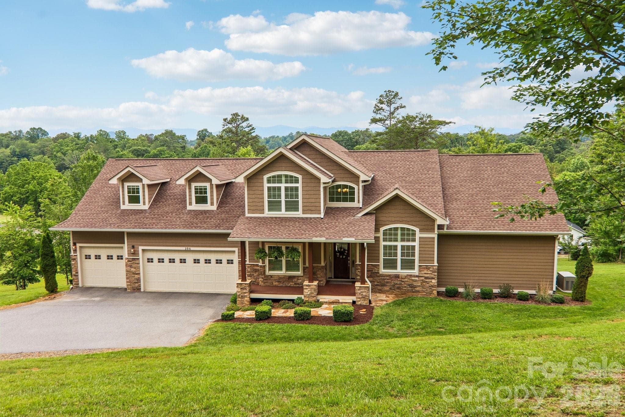 Single Family Residence at 106 Saddle Ridge Drive, Alexander, photo 2 of 48