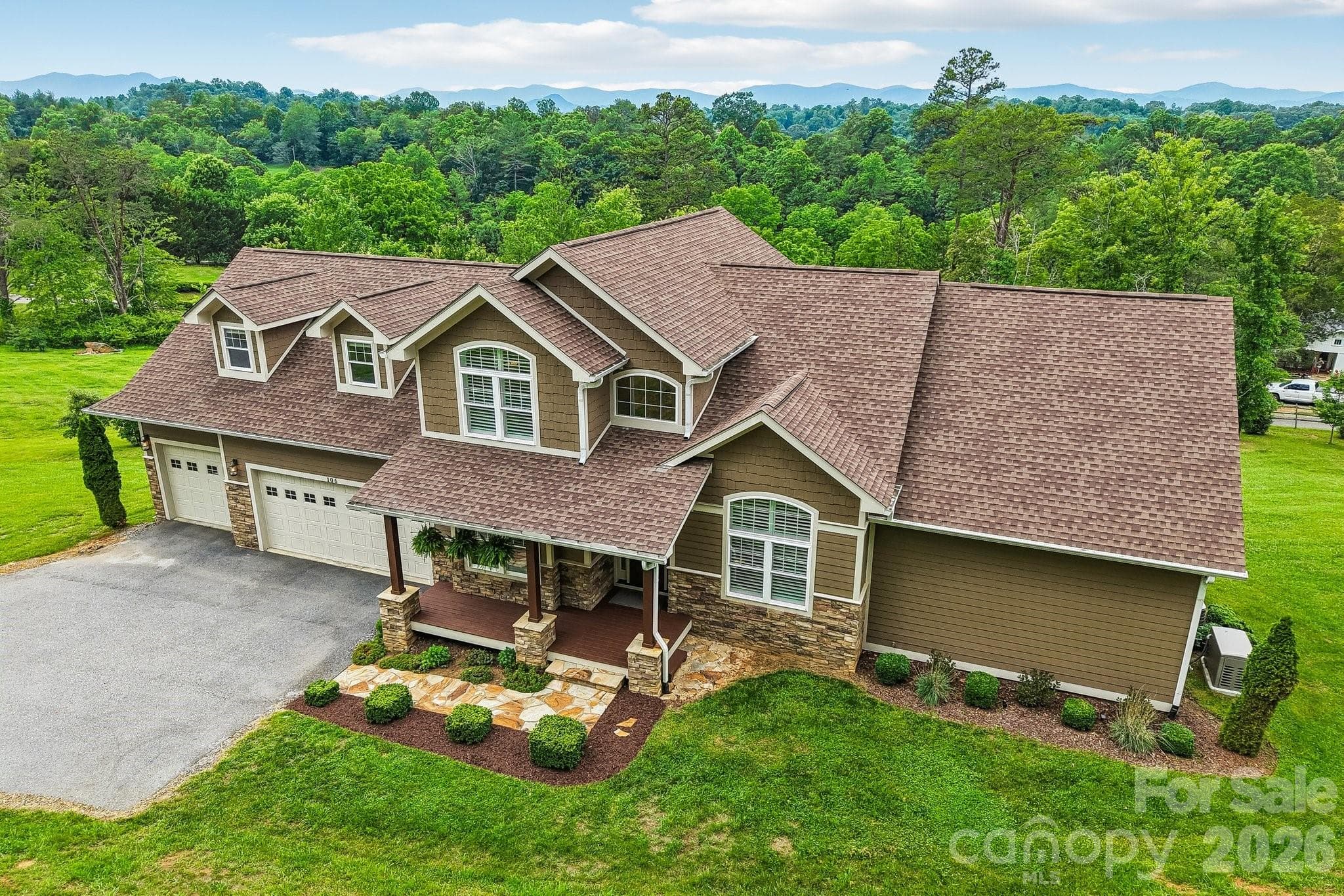 Single Family Residence at 106 Saddle Ridge Drive, Alexander, photo 4 of 48