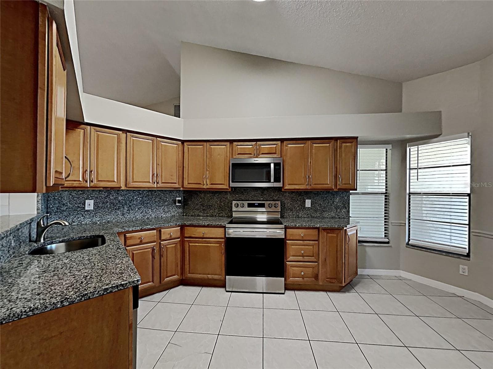 Single Family Residence at 11701 LYNMOOR DR, RIVERVIEW, photo 5 of 24