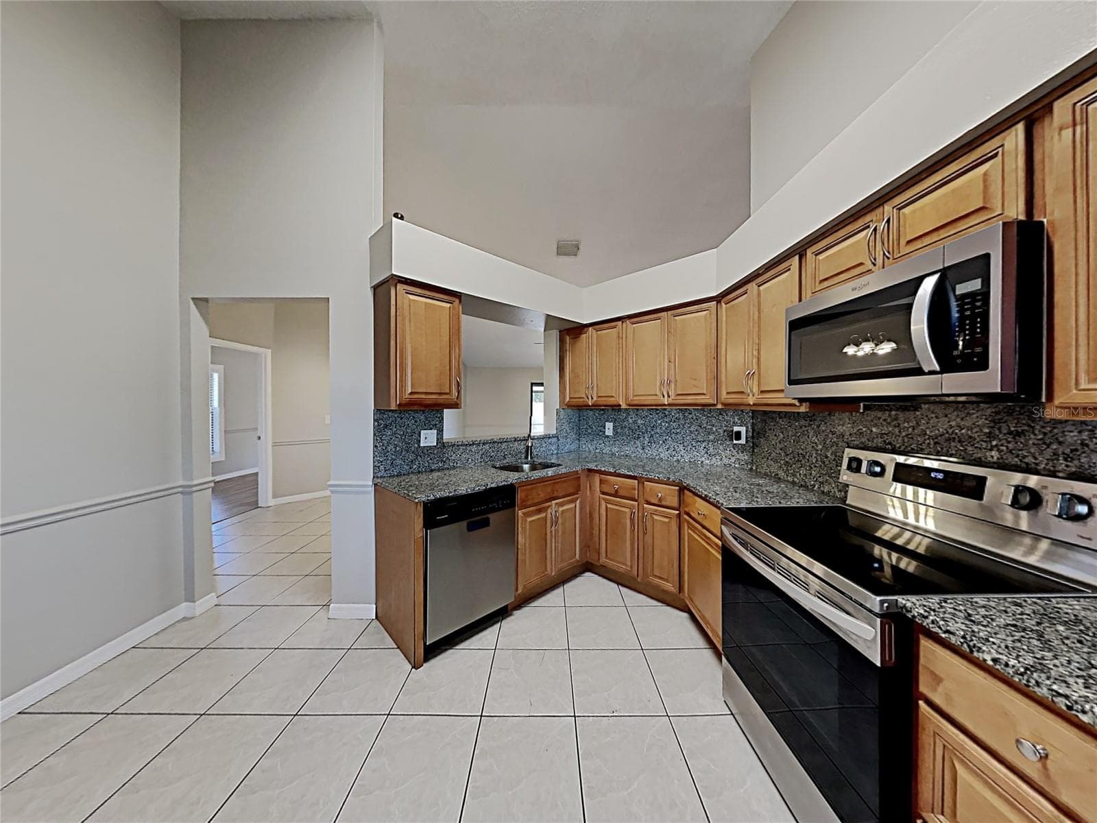 Single Family Residence at 11701 LYNMOOR DR, RIVERVIEW, photo 6 of 24