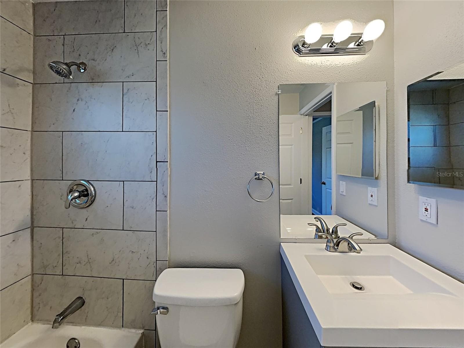 Single Family Residence at 11701 LYNMOOR DR, RIVERVIEW, photo 20 of 24