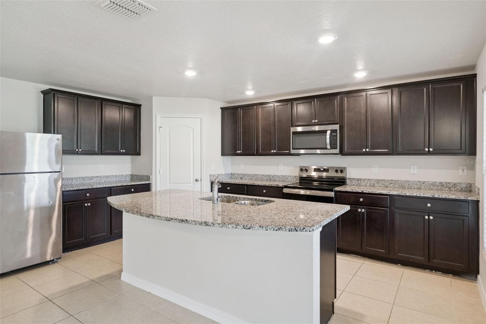 Single Family Residence at 1350 BRENWAY DR, MASCOTTE, photo 8 of 25
