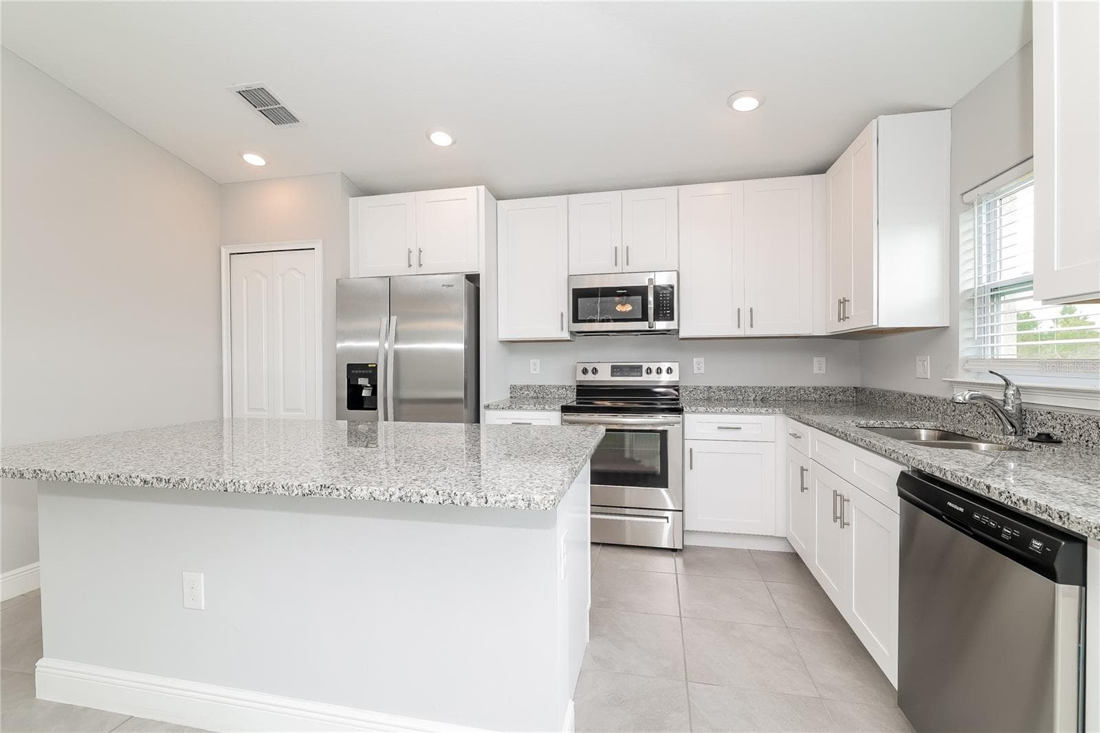 Single Family Residence at 280 BECKENHAM DR, KISSIMMEE, photo 5 of 15