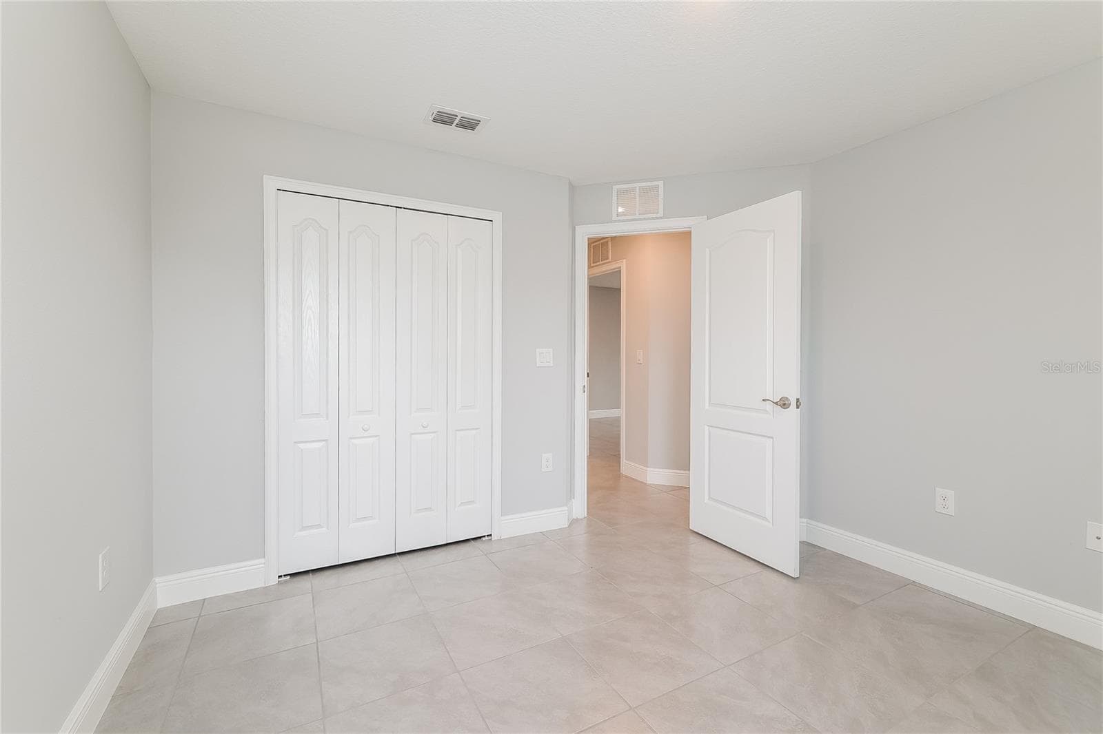 Single Family Residence at 280 BECKENHAM DR, KISSIMMEE, photo 10 of 15