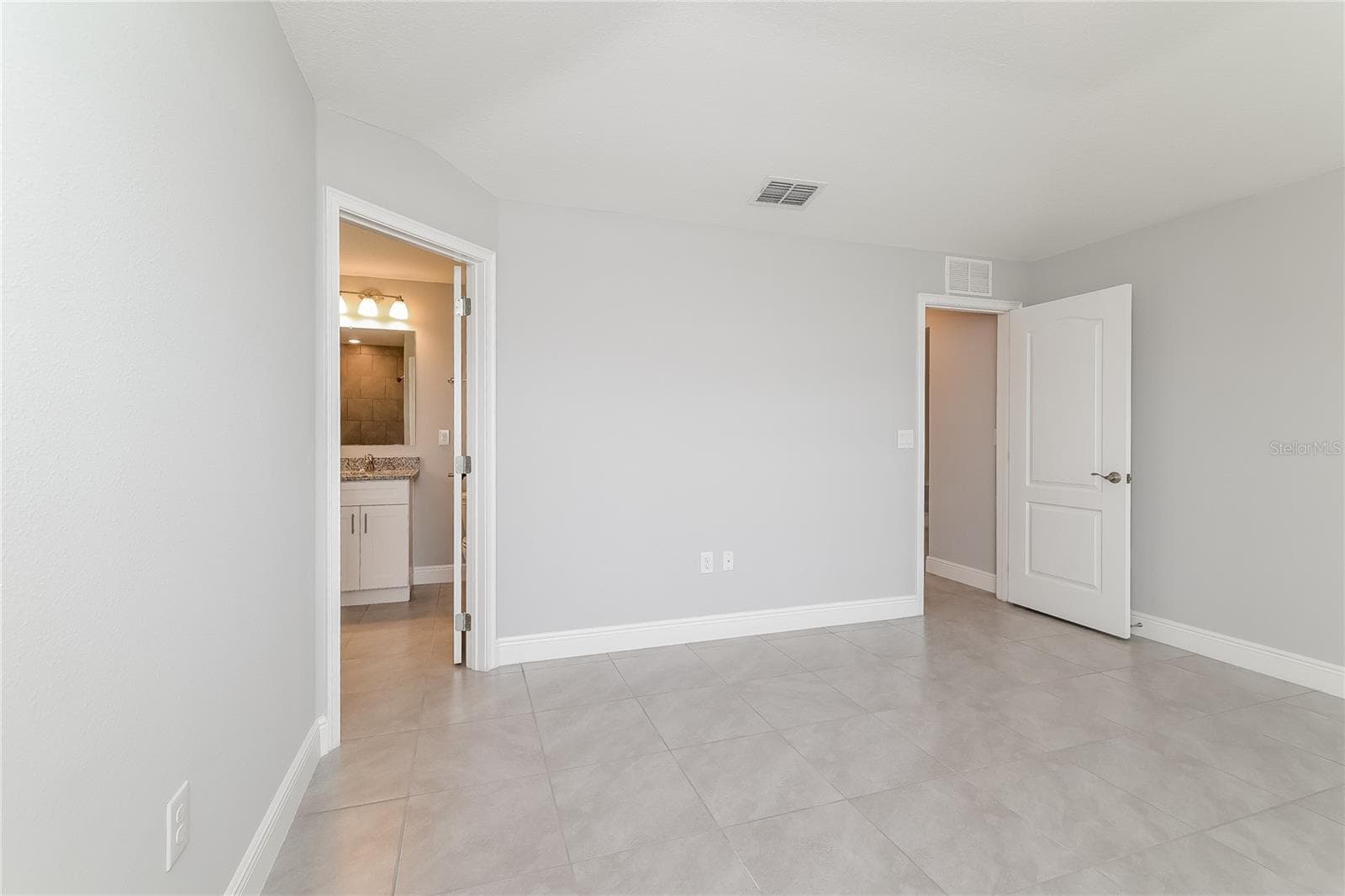 Single Family Residence at 280 BECKENHAM DR, KISSIMMEE, photo 13 of 15
