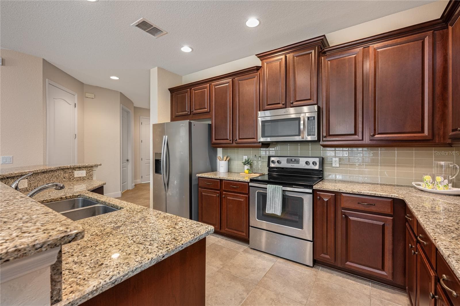 Spacious kitchen other view - 10751 BELFRY CIR, ORLANDO