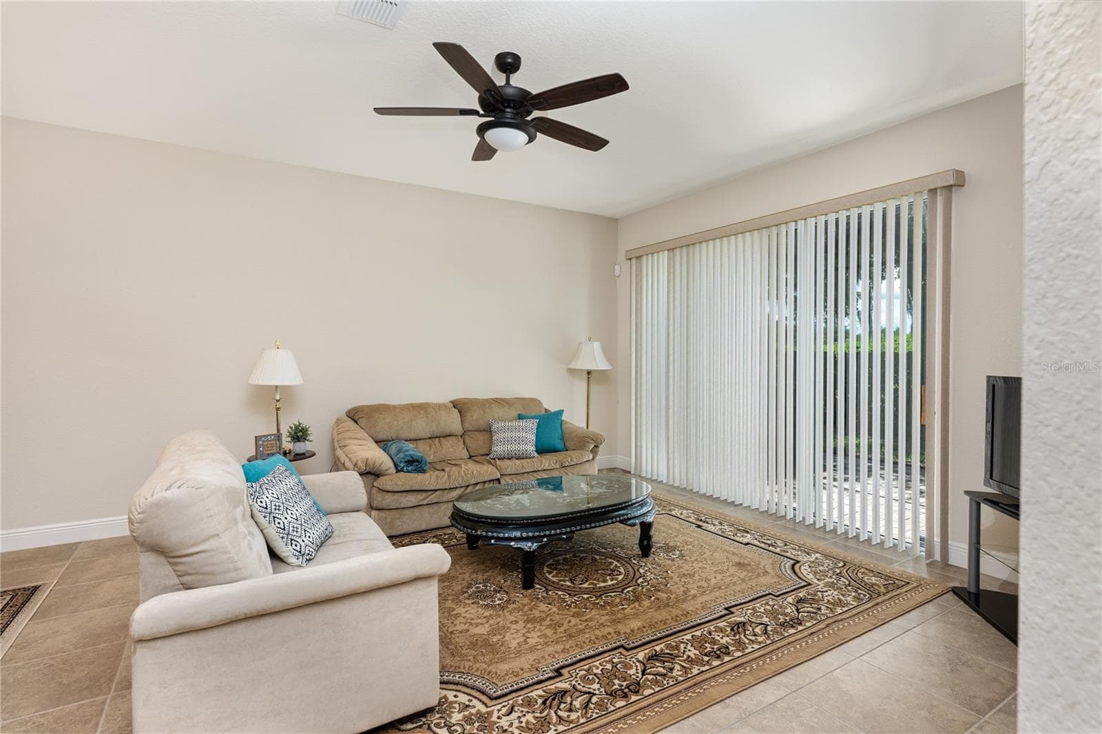 Living room - 10751 BELFRY CIR, ORLANDO