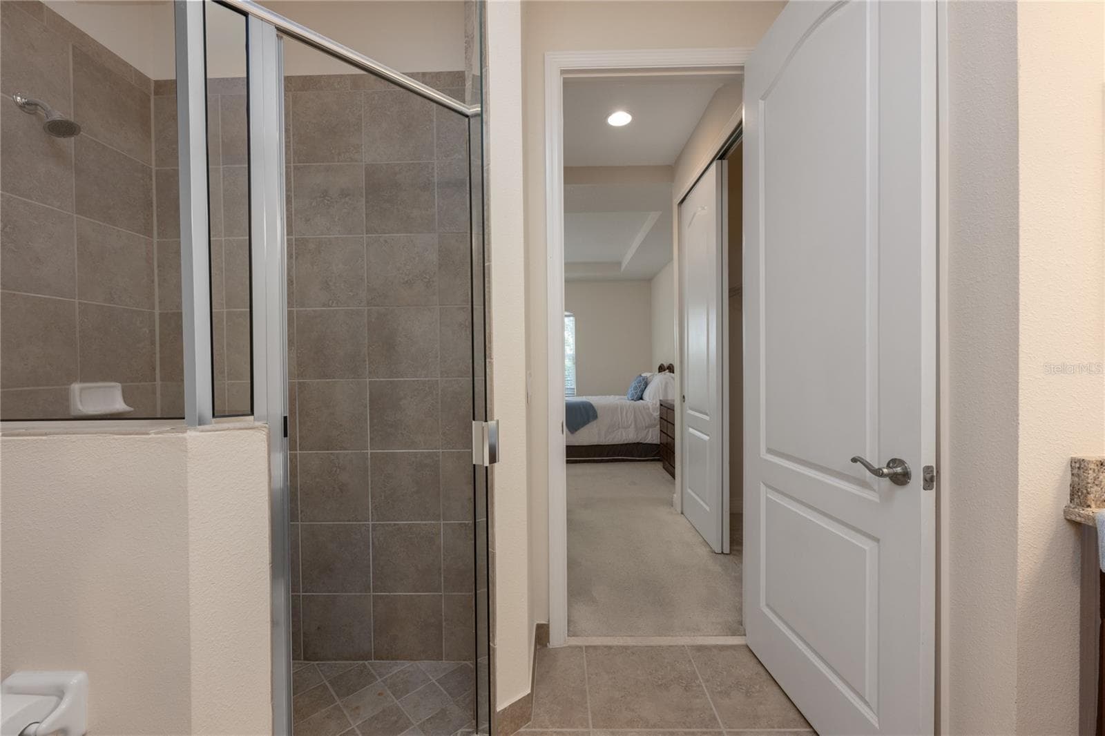 Shower view leading to master bedroom - 10751 BELFRY CIR, ORLANDO