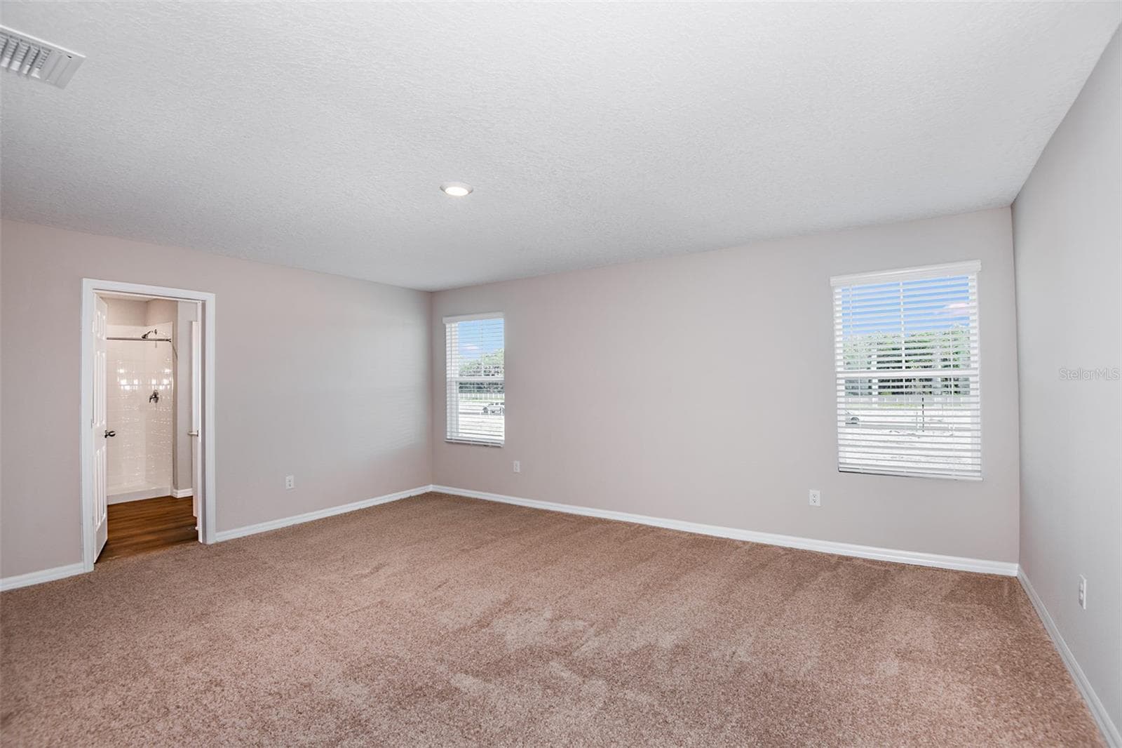 Single Family Residence at 33647 NOBLE CREEK PL, DADE CITY, photo 4 of 29
