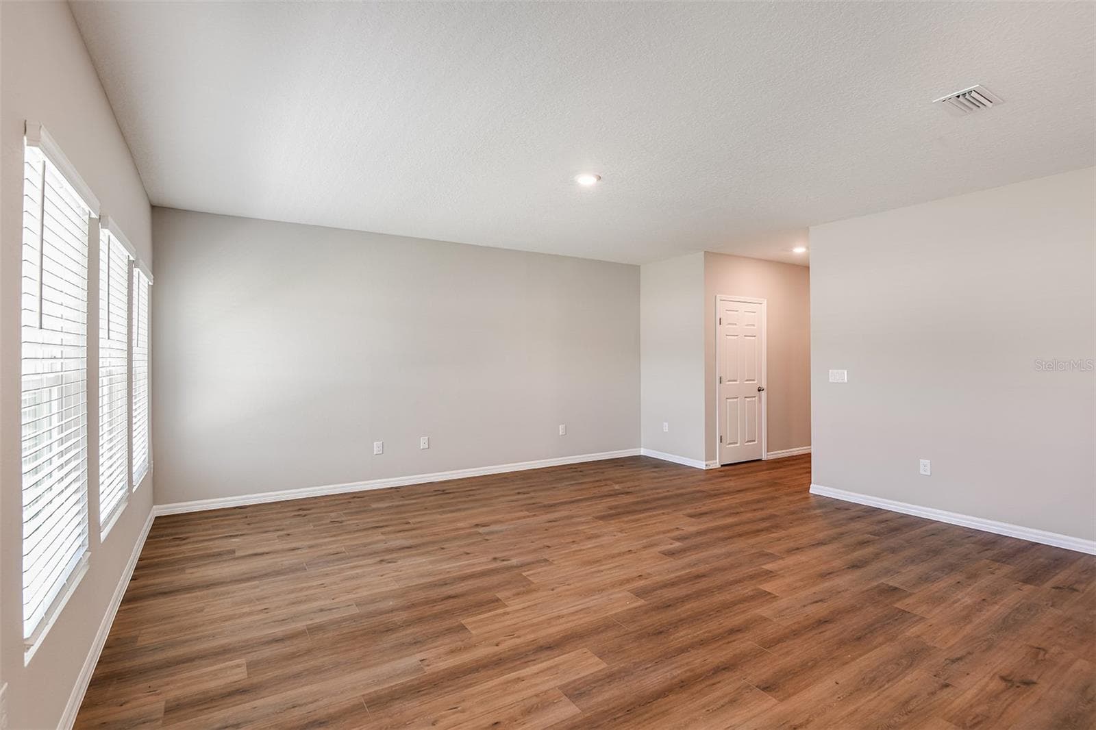 Single Family Residence at 33647 NOBLE CREEK PL, DADE CITY, photo 11 of 29