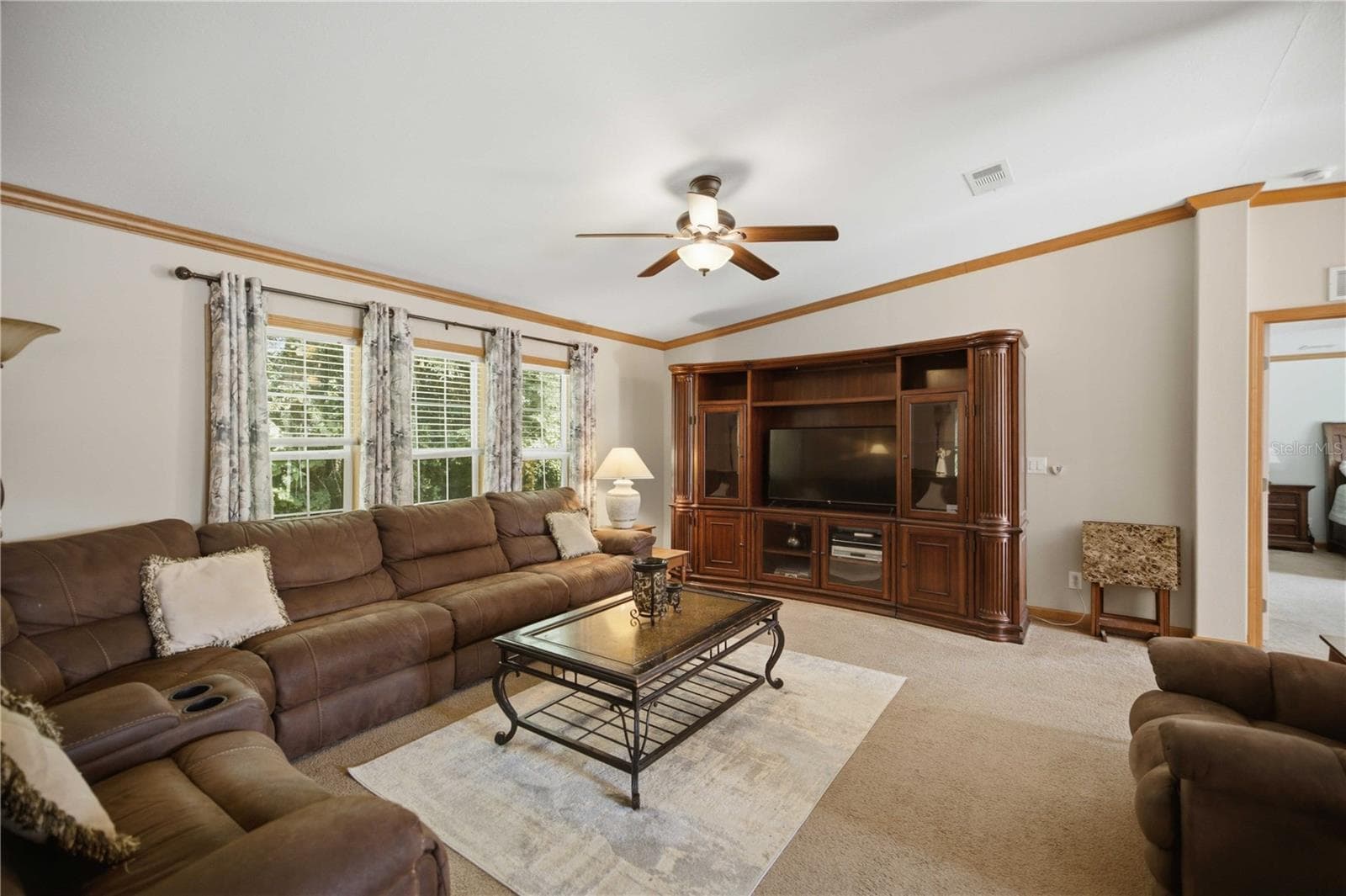 Manufactured Home at 8450 NW 15TH AVE, OCALA, photo 7 of 32
