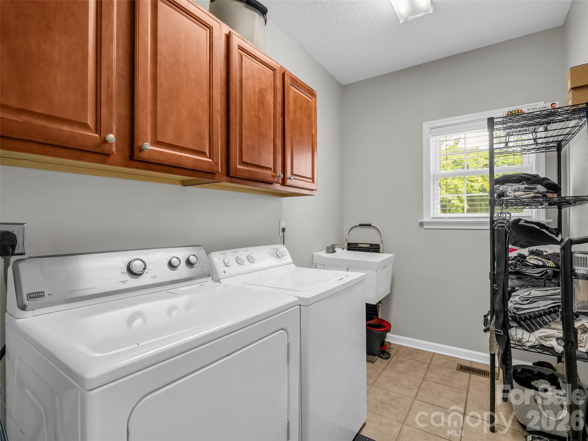Single Family Residence at 99 Driftstone Circle, Arden, photo 18 of 48