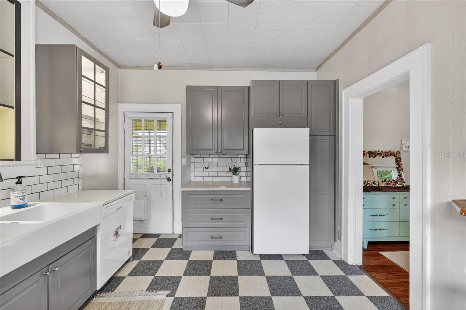 Single Family Residence at 2535 15TH AVE N, ST PETERSBURG, photo 18 of 32