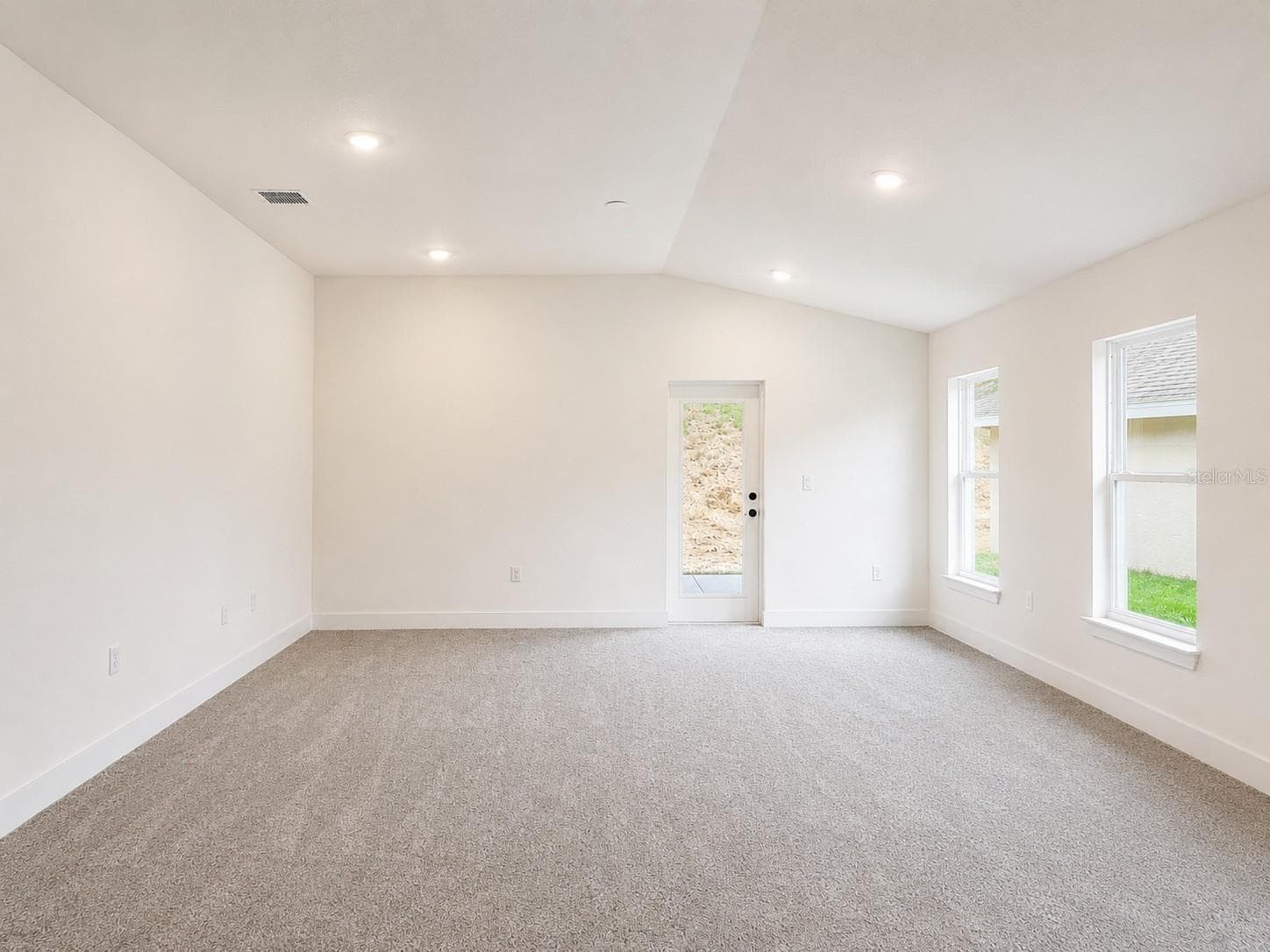 Living Area - 1643 ANN ROSE WAY, LEESBURG